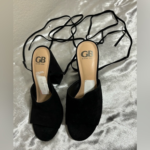 Gianni Bini Shoes - NEW, GIANNI BINI, Kat Kall, Ankle Wrap Block Heel Mule.